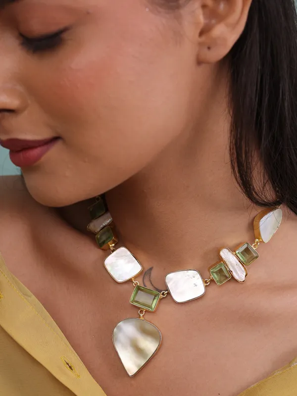 Lumora_Pearl-Glass_Necklace