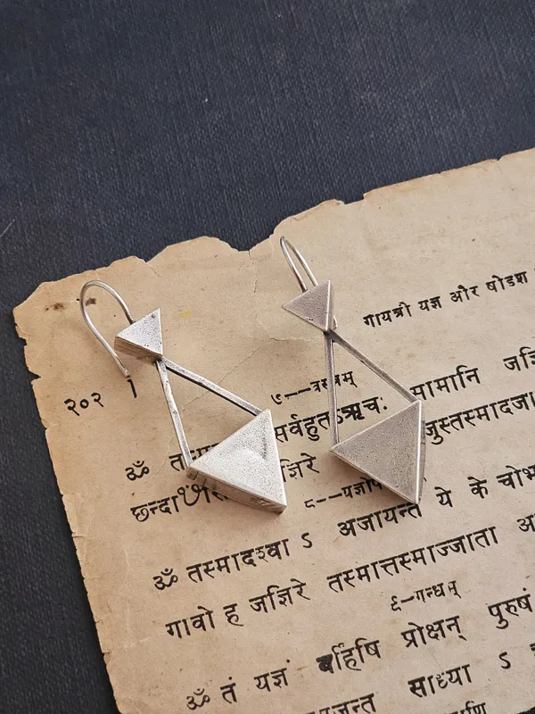 Geometric_Drop_Earrings