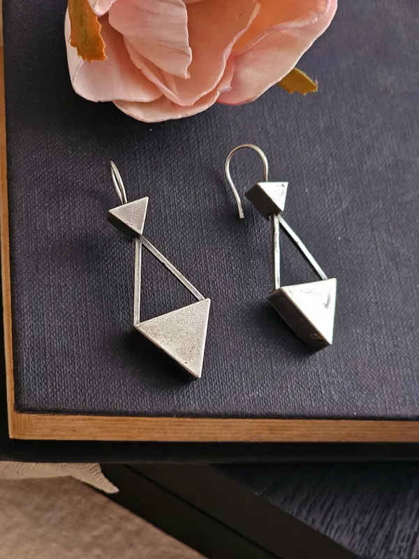 Geometric_Drop_Earrings
