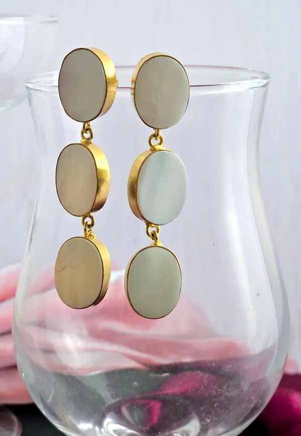 Elara_Mother_of__Pearl_Dangler_Earrings