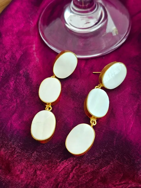 Elara_Mother_of__Pearl_Dangler_Earrings