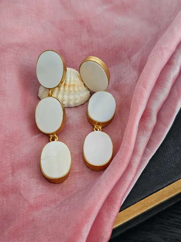 Elara_Mother_of__Pearl_Dangler_Earrings