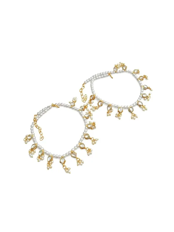 Vedika_Serene_Glow_Elegant_Pachi_Kundan_Anklet