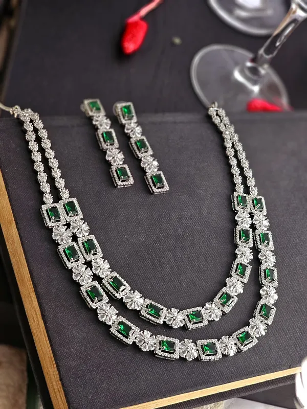 Viridian_Charm_Necklace_Set