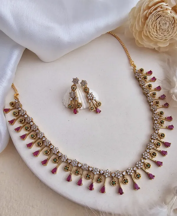Resplendent_Royalty_necklace_set