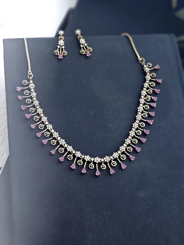 Resplendent_Royalty_necklace_set