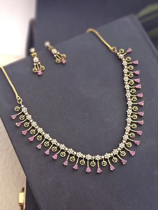 Resplendent_Royalty_necklace_set