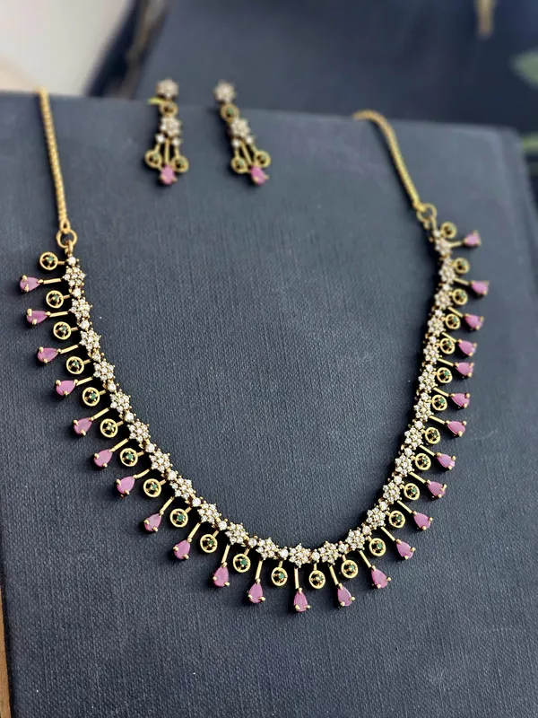 Resplendent_Royalty_necklace_set