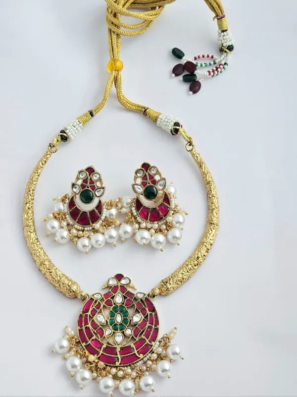 Pink_Aura_Kundan_Necklace_Set