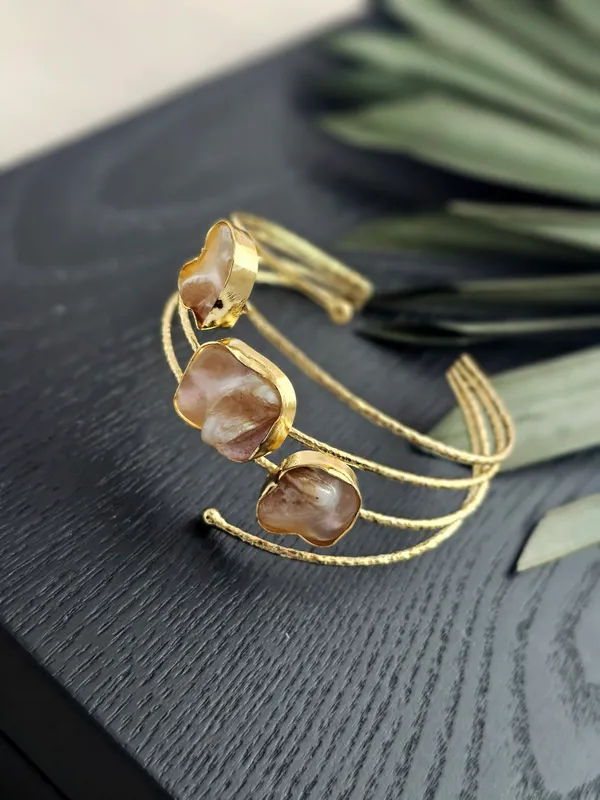 Women_Gold-Toned_Mother_of_Pearl_Cuff_Bracelet