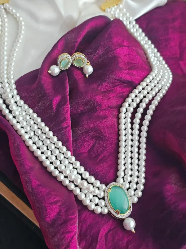 Flora_Glow_Necklace_Set_