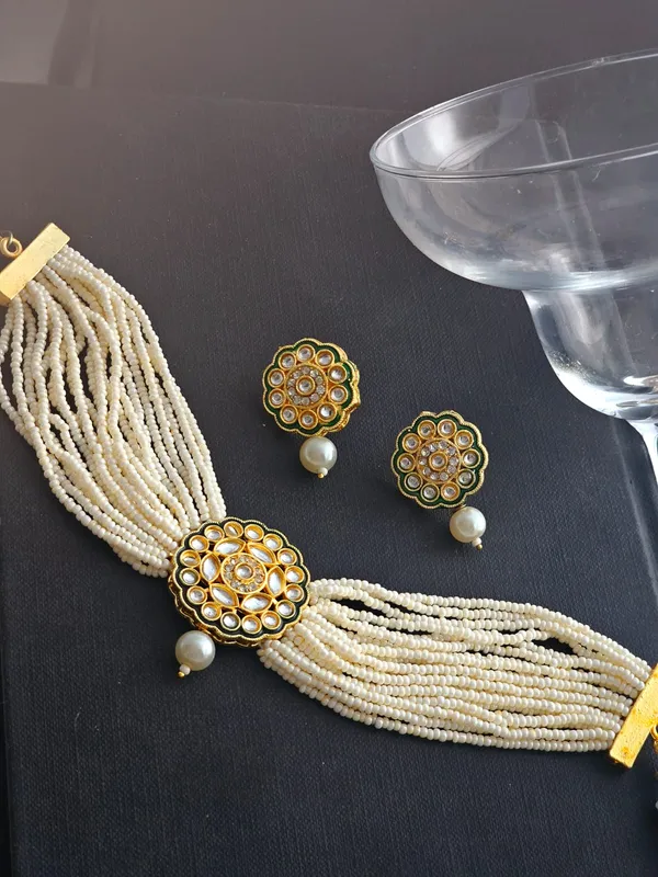 White_and_green_pearl_beaded