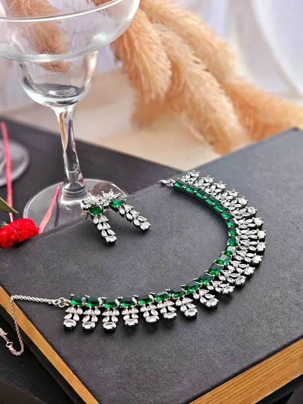 Emerald_Glimmer_AD_Necklace_Set
