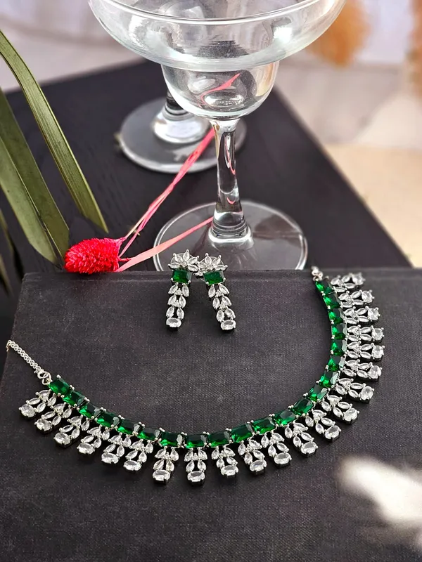 Emerald_Glimmer_AD_Necklace_Set