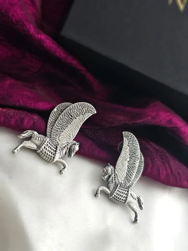Flying_spirits_ear_studs