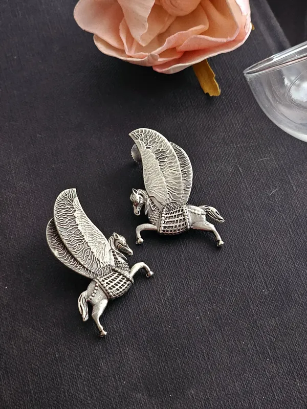Flying_spirits_ear_studs
