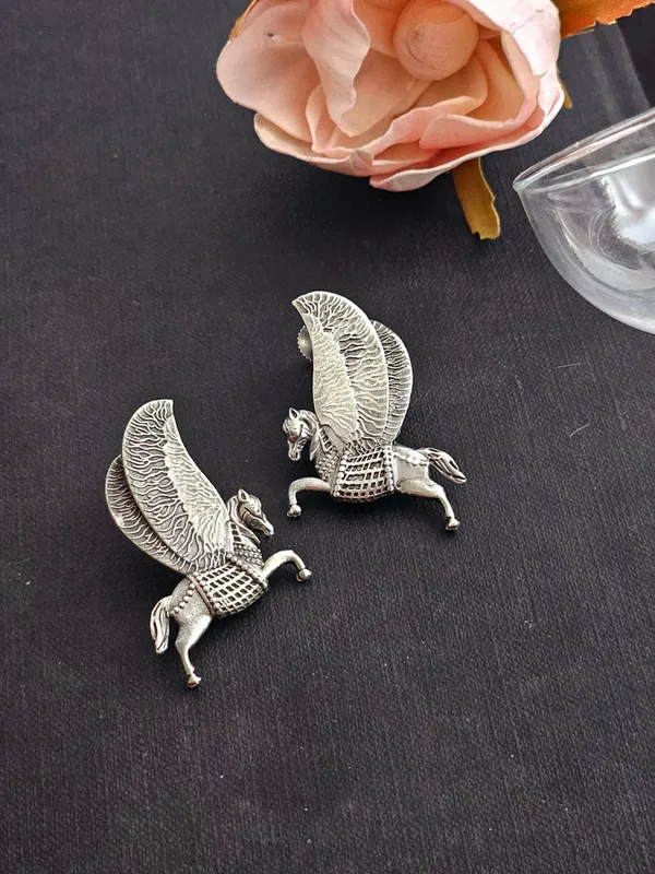 Flying_spirits_ear_studs