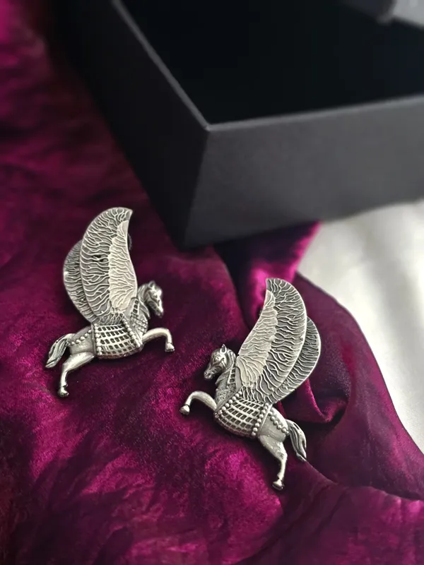Flying_spirits_ear_studs