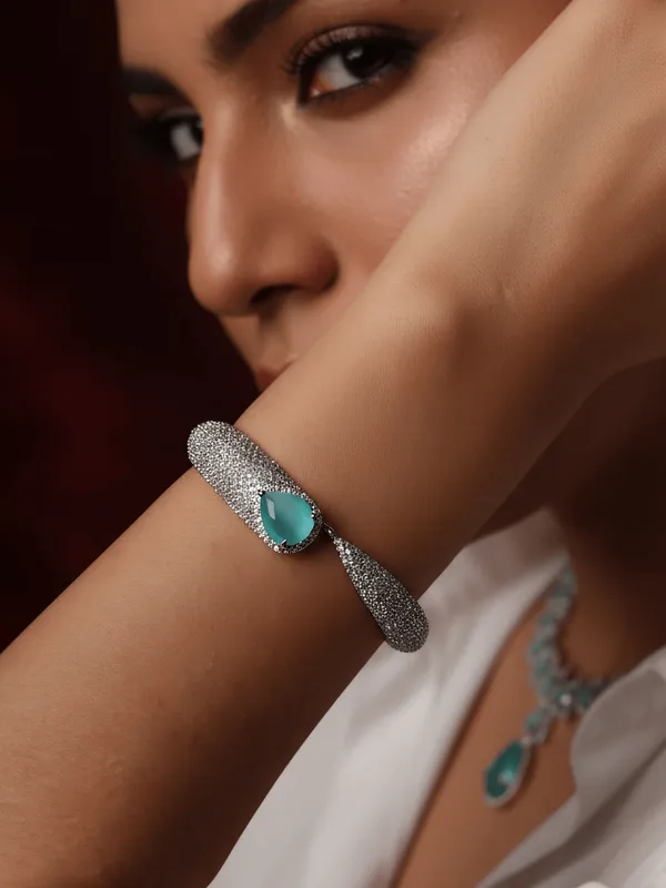 Turquoise_Glow_AD_Kada