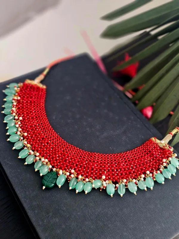 Manika_Red_Beaded_Necklace_Green_Stones
