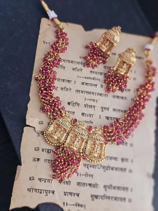 Laxmi_Rani_Wine_Beaded_Necklace_Set