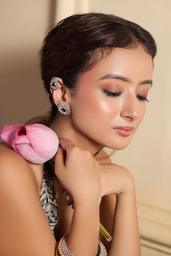 Midnight_Silver_Stone_Earcuff