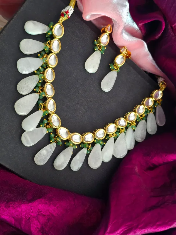 Falak_Mint_Quartz_Kundan