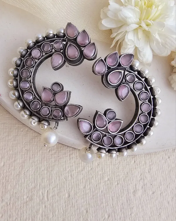 Women_german_silver_&__peach_kundan_stud