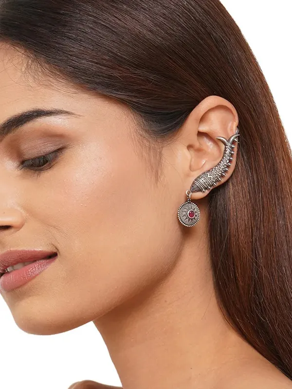 Silver-Plated_Inverted_Fish_Earcuff