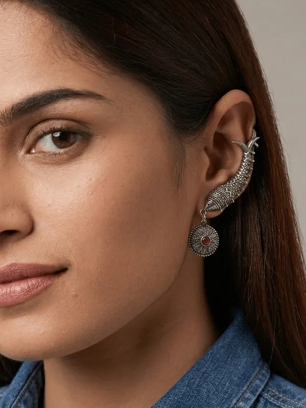 Silver-Plated_Inverted_Fish_Earcuff