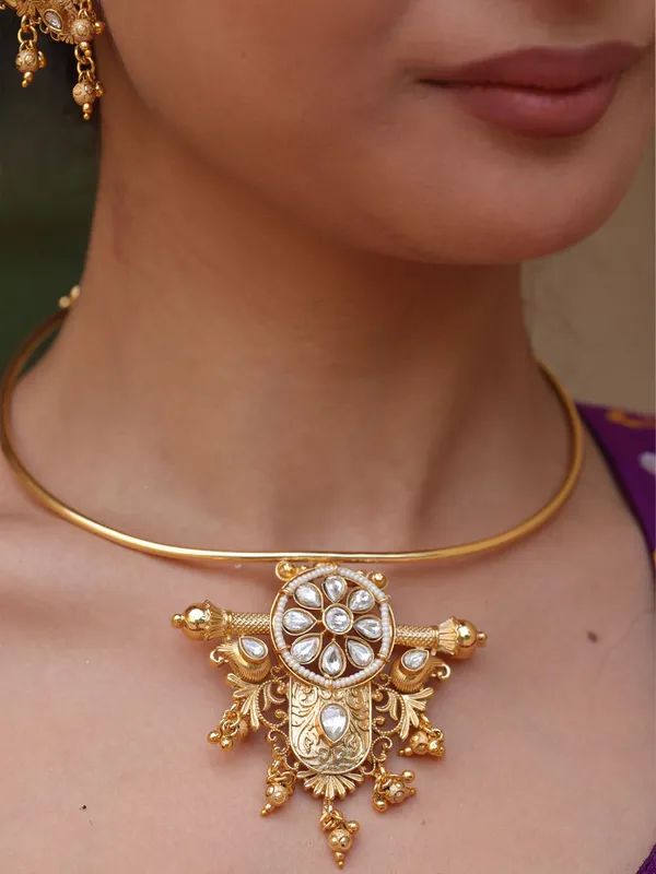 Kundan_Glow_Hasuli_Set