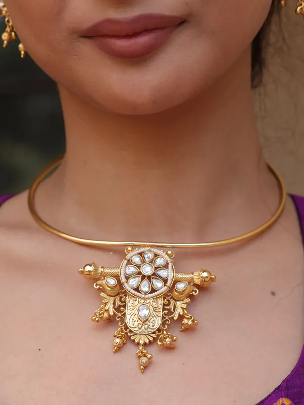 Kundan_Glow_Hasuli_Set