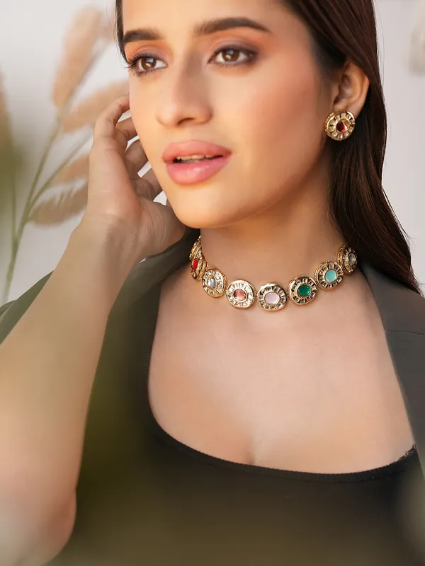 Kundan_Aura_Enamel_&_Kundan_Gold-Toned_Necklace