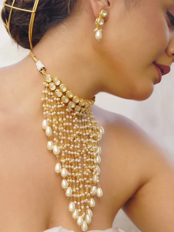 Layered_string_necklace