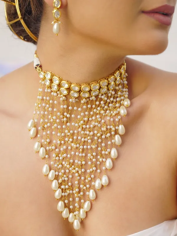 Layered_string_necklace