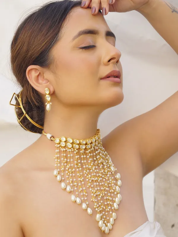 Layered_string_necklace