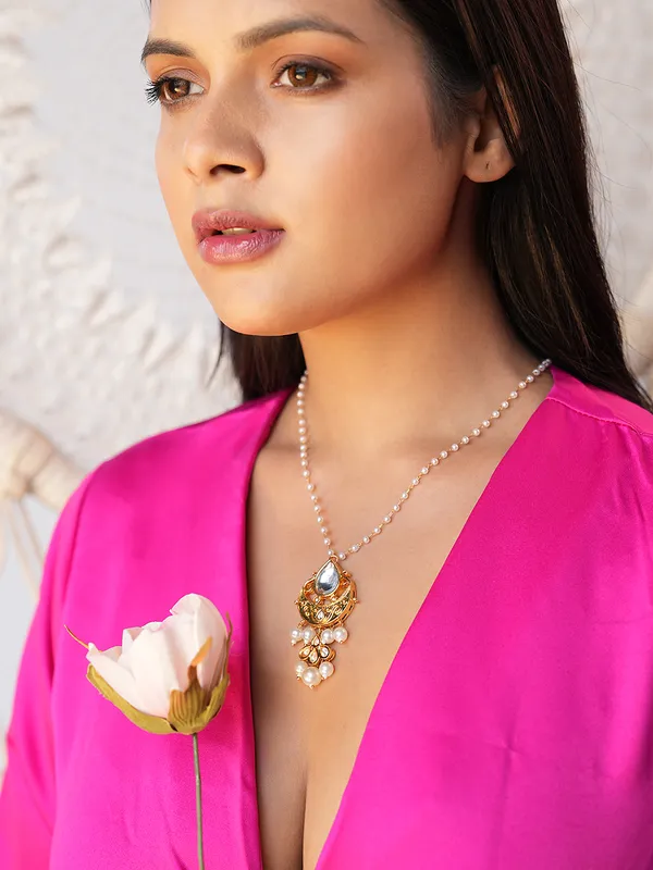 Minimal_White_Pendant_Necklace