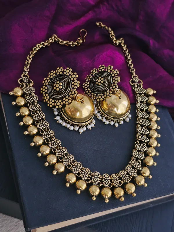 Tarini_Golden_Necklace_Set