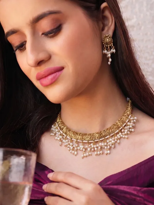 Ivory_Grace_Carved_Pearl_Necklace_Set