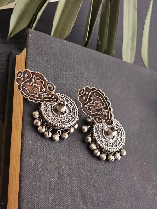 Silver-Toned_Contemporary_Drop_Earrings
