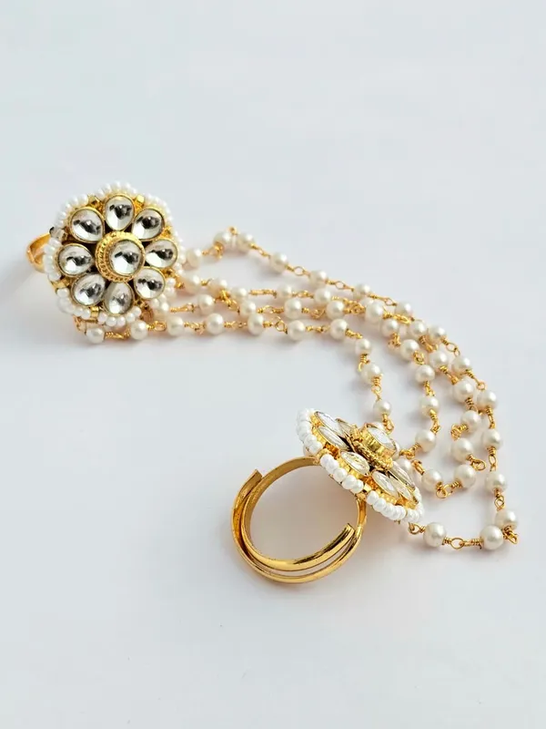 Eshmi_Pearl_Kundan_Ring