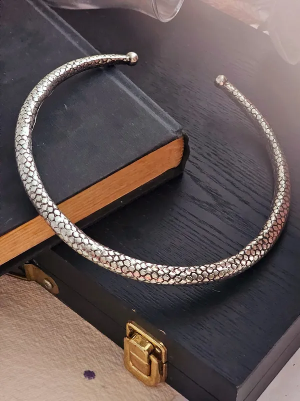 German_Silver_Quilted_Pattern_Hasuri_Necklace