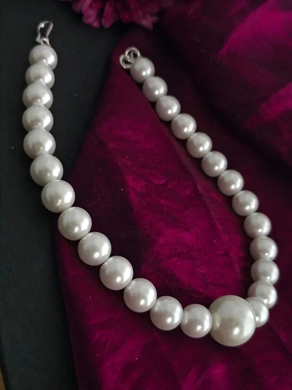 Pearl_Whisper_Glass_Choker