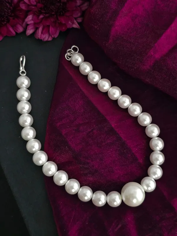 Pearl_Whisper_Glass_Choker