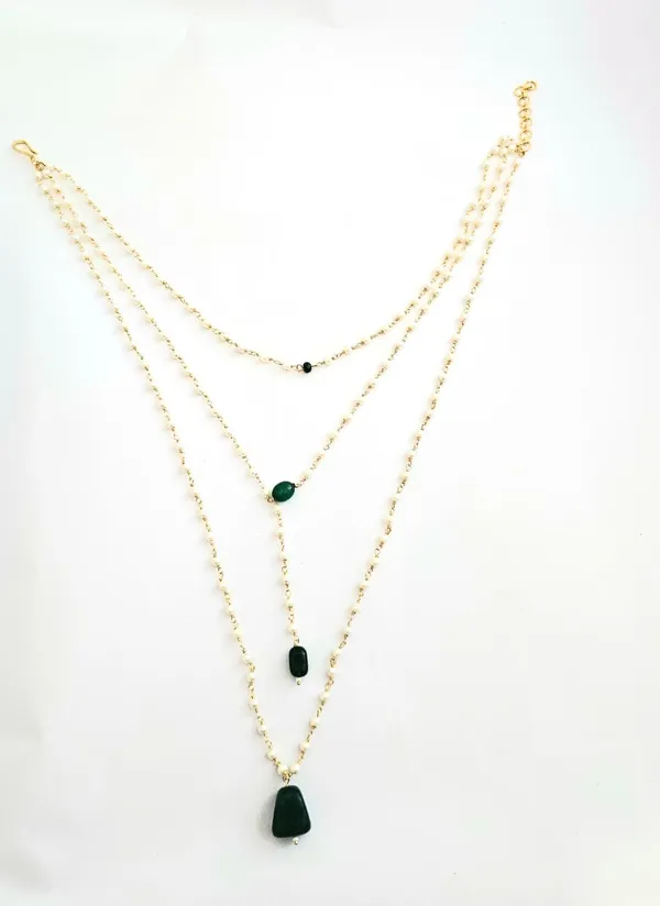 Jade_Elegance_Layered_Pearl_Necklace