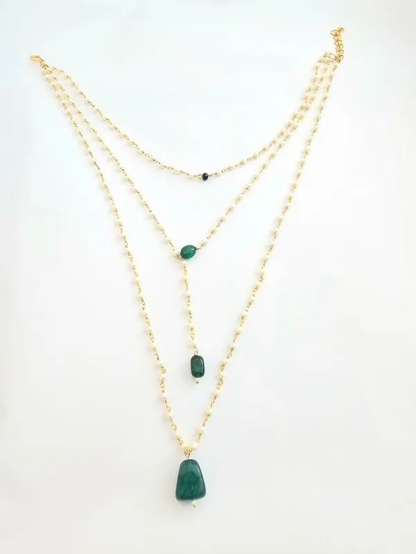 Jade_Elegance_Layered_Pearl_Necklace