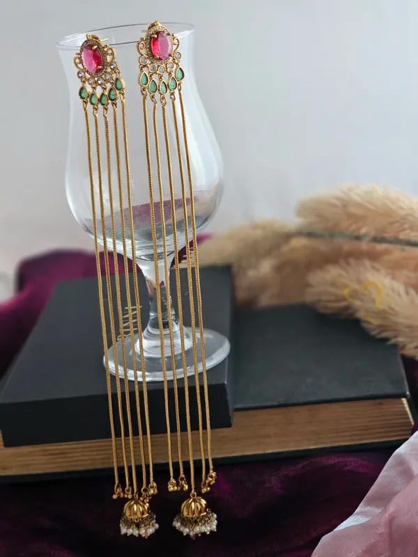 Scarlet_Gleam_Chain_Earrings