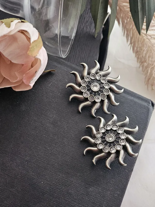 Beautiful_sun_flower_shaped_stud