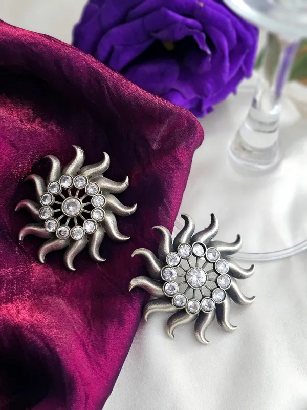 Beautiful_sun_flower_shaped_stud