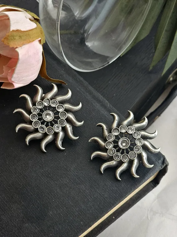 Beautiful_sun_flower_shaped_stud